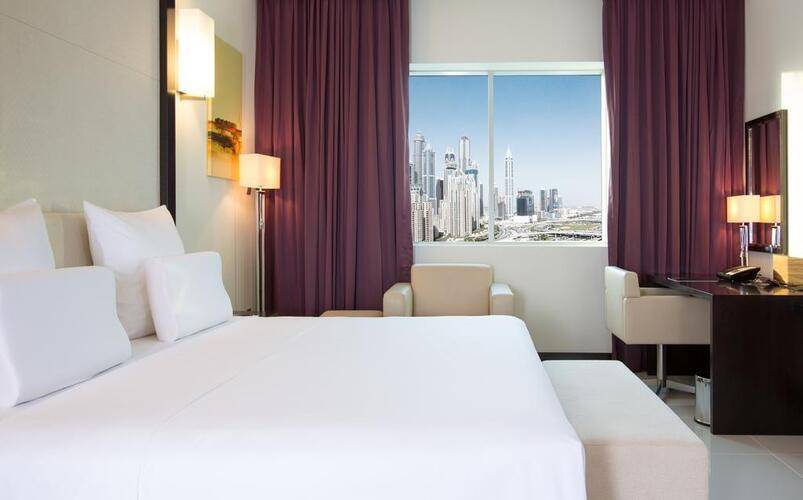 Pullman Dubai Jumeirah Lakes Towers