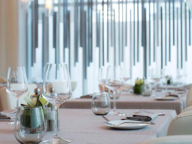 Pullman Dubai Jumeirah Lakes Towers