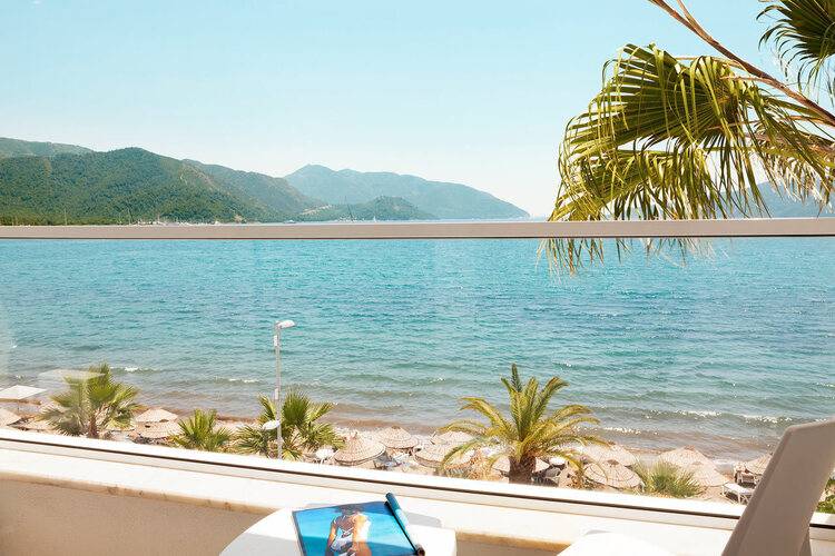 Sunprime Beachfront (Adults Only 16+)
