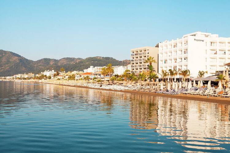 Sunprime Beachfront (Adults Only 16+)