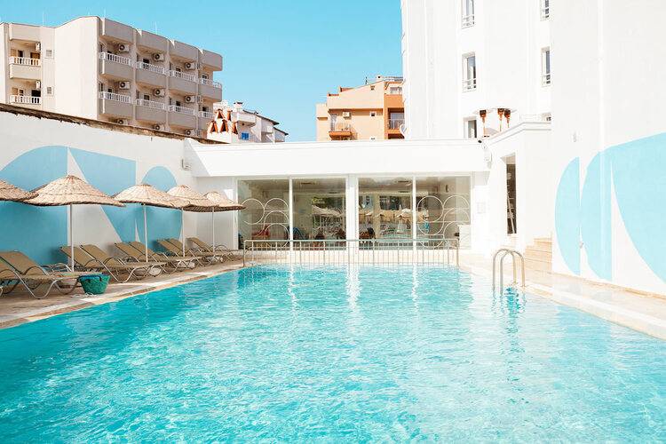 Sunprime Beachfront (Adults Only 16+)