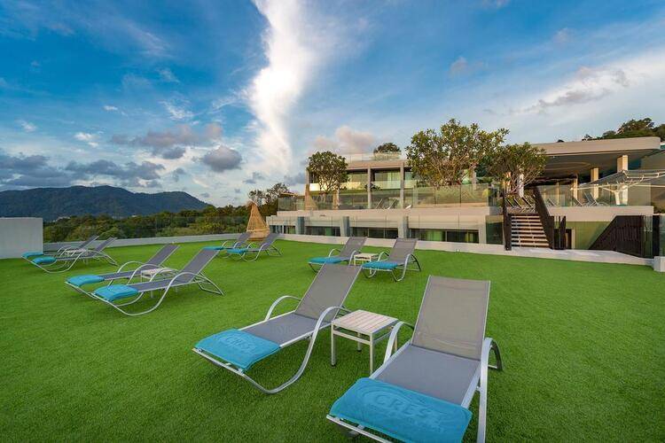 Crest Resort & Pool Villas