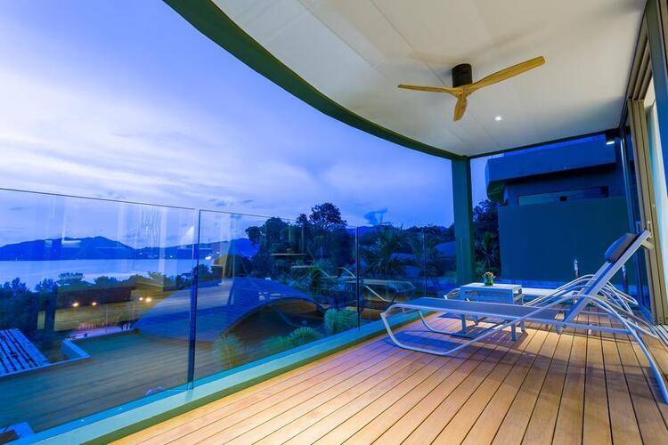 Crest Resort & Pool Villas