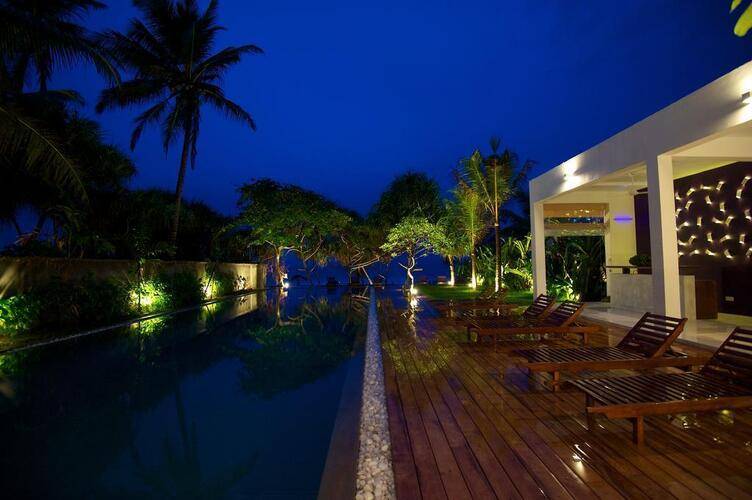 Roman Beach Villa