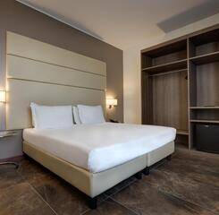 $item['hotel']['name']