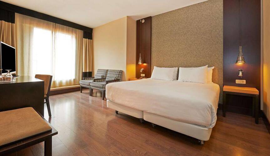 Nh Barcelona Eixample — фото 11