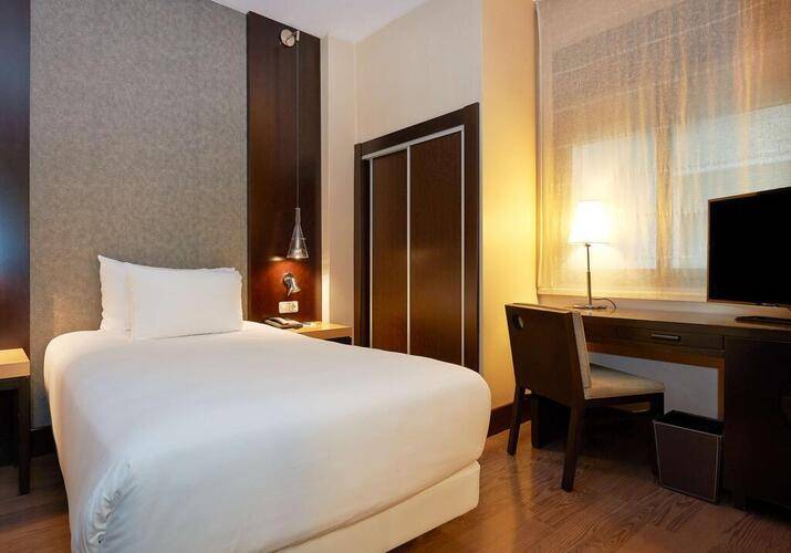 Nh Barcelona Eixample — фото 10