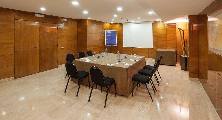 Nh Barcelona Eixample — фото 17