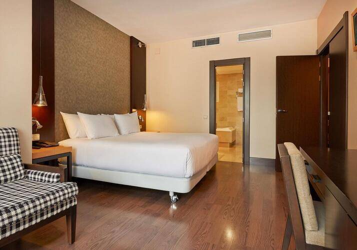 Nh Barcelona Eixample — фото 12