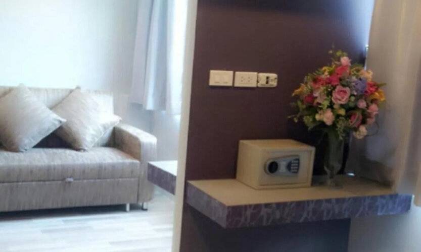 Nantra Ploenchit Hotel