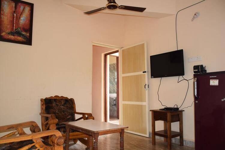 Morjim Sunset Guest House