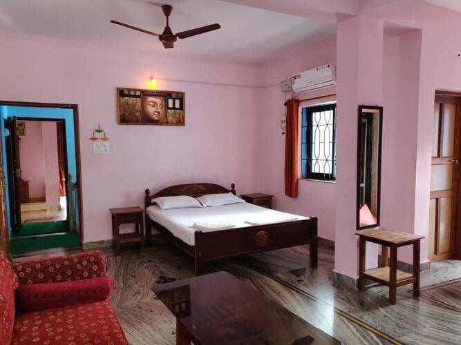 Morjim Sunset Guest House