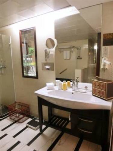 Canton Hotel