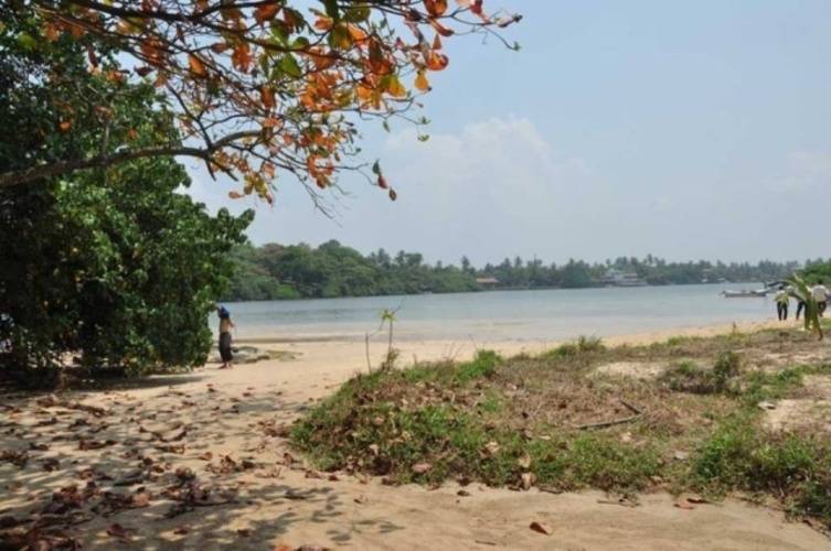 Muthumuni Beach Resort