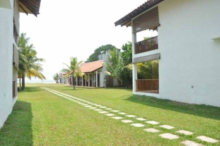Muthumuni Beach Resort