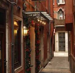 $item['hotel']['name']