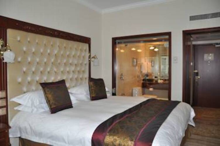 Howard Johnson Paragon Hotel