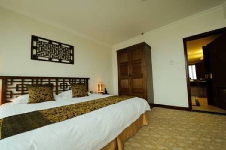 Howard Johnson Paragon Hotel