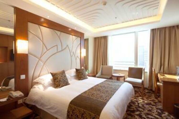 Howard Johnson Paragon Hotel