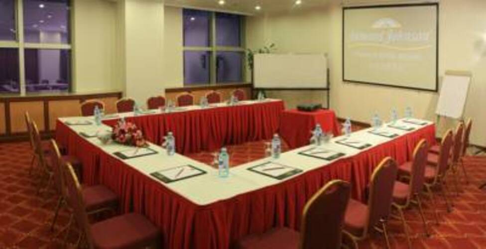 Howard Johnson Paragon Hotel