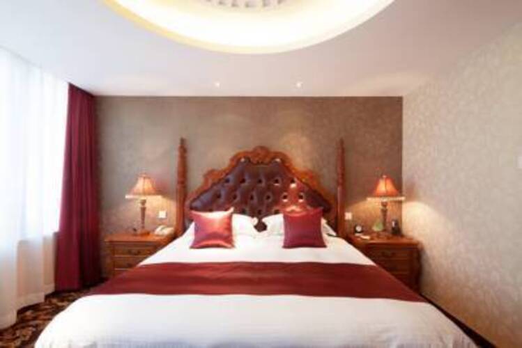 Howard Johnson Paragon Hotel
