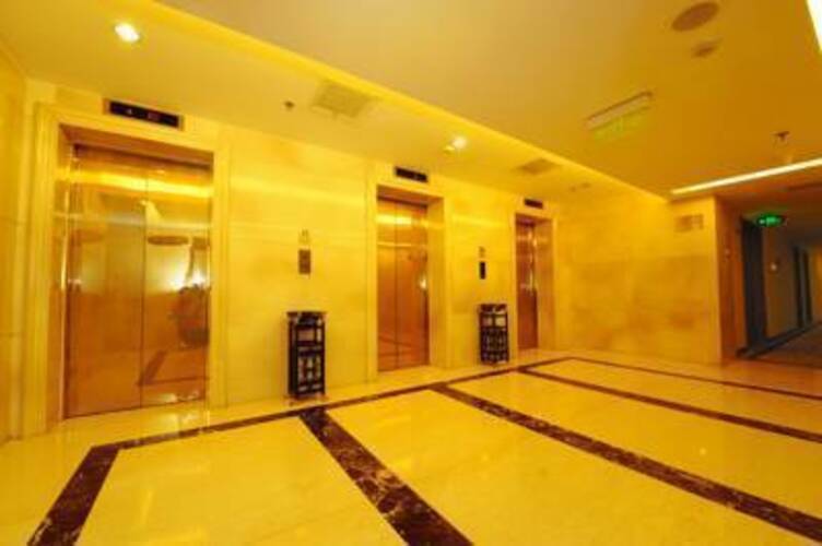 Howard Johnson Paragon Hotel