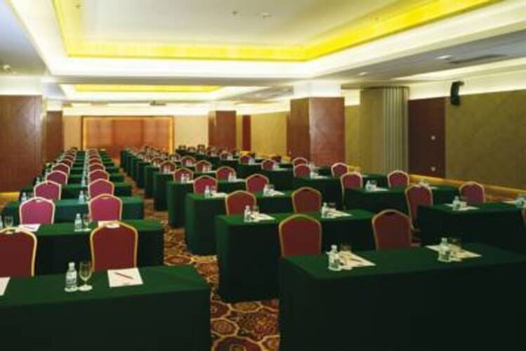 Howard Johnson Paragon Hotel