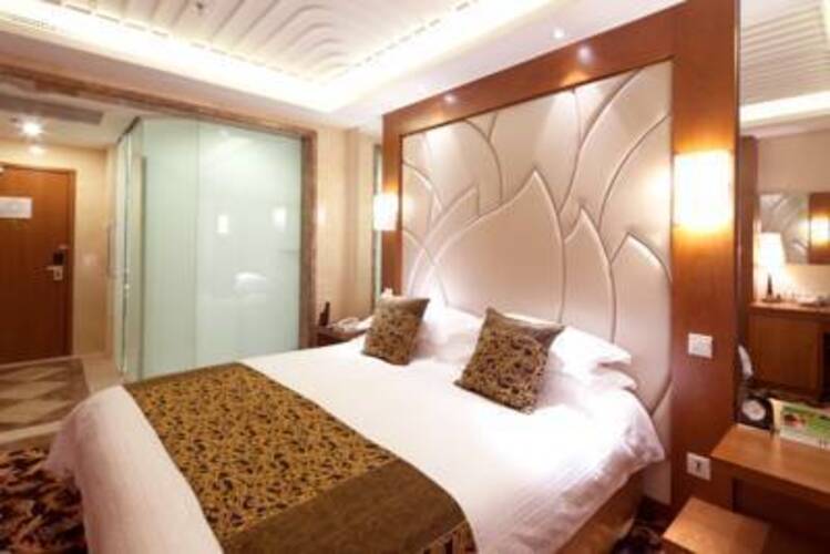 Howard Johnson Paragon Hotel