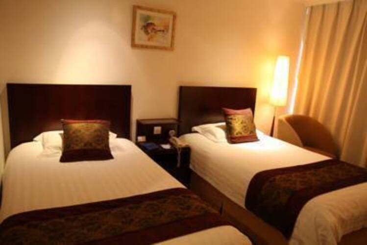 Howard Johnson Paragon Hotel