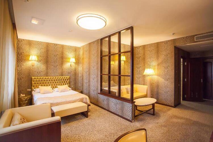 Мартон Палас Отель (Marton Palace Hotel)