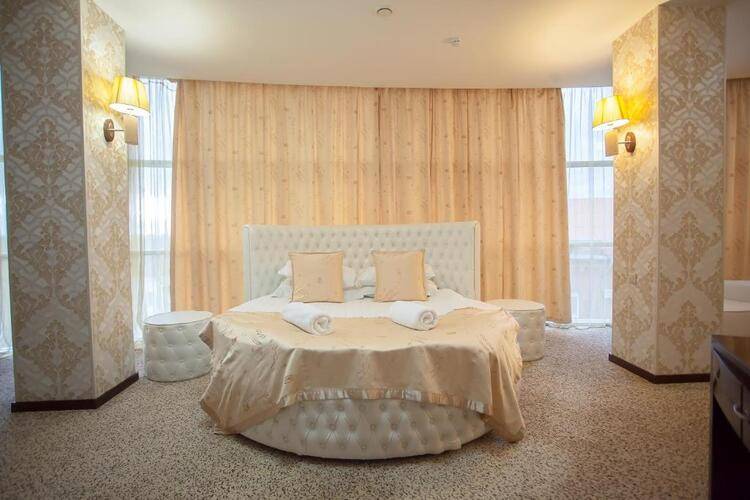 Мартон Палас Отель (Marton Palace Hotel)