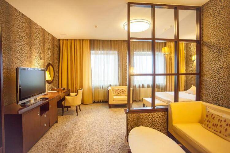 Мартон Палас Отель (Marton Palace Hotel)