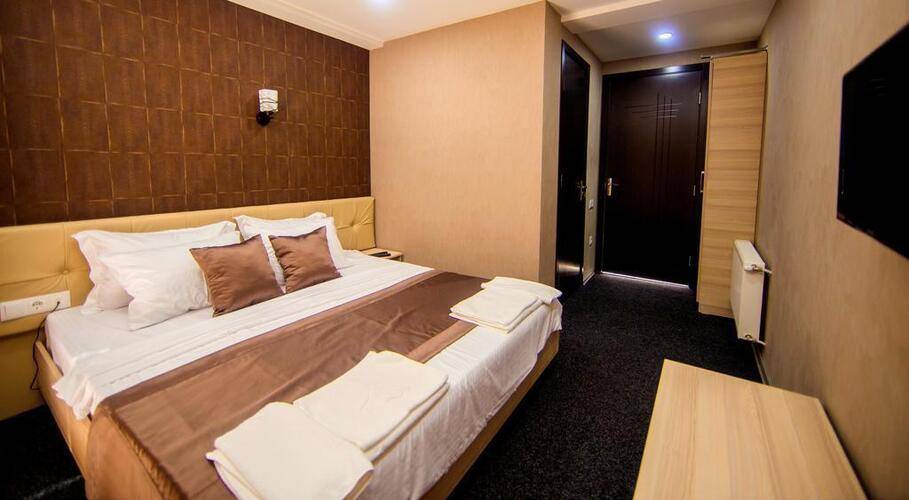 Voyager Hotel