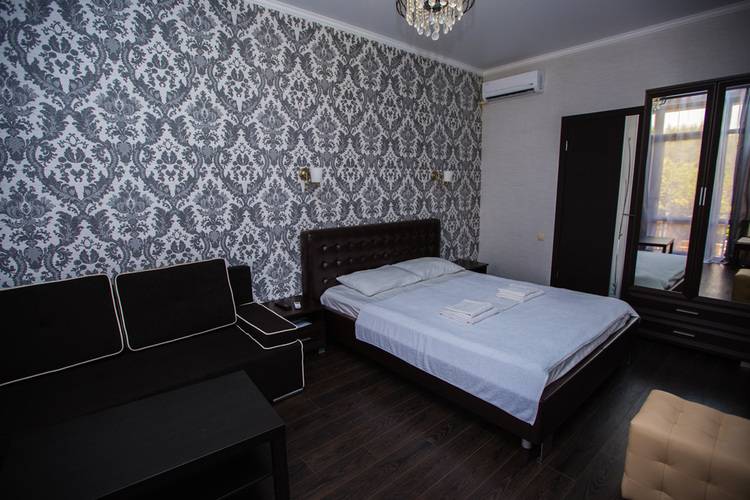 Гостевой Дом Белый (White Hotel)