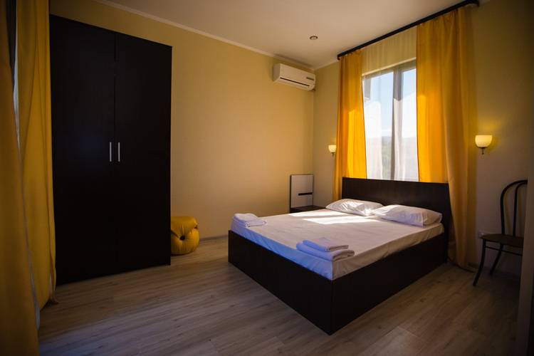 Гостевой Дом Белый (White Hotel)