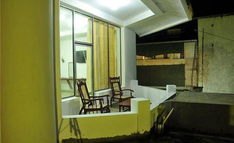 Rainbow Beach Hotel