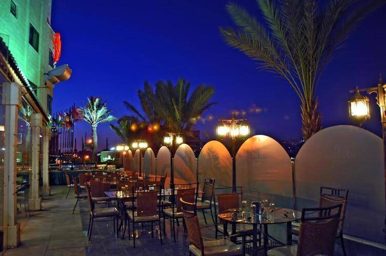 Larsa Hotel