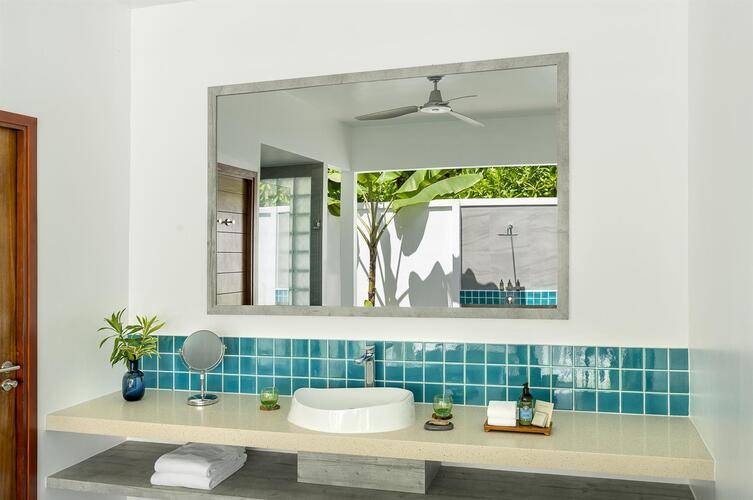 Niva Dhigali Maldives