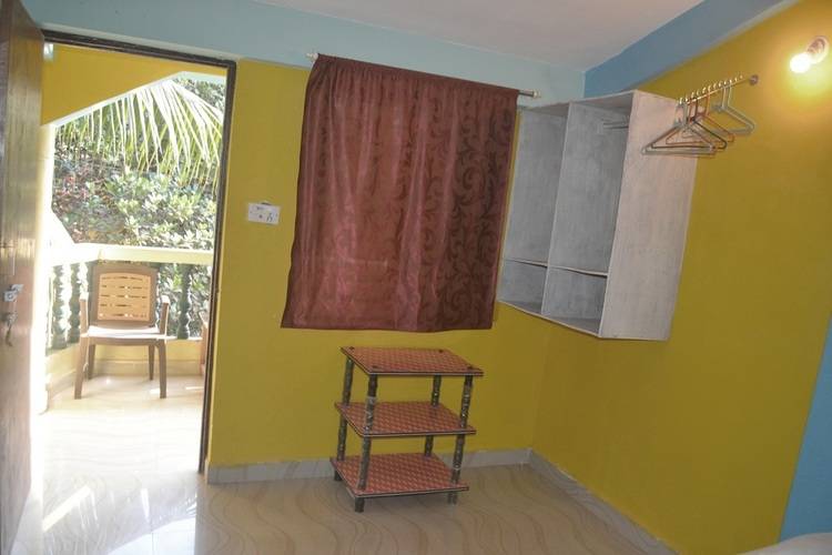 Ivon Guest House