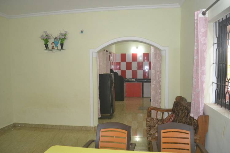 Ivon Guest House
