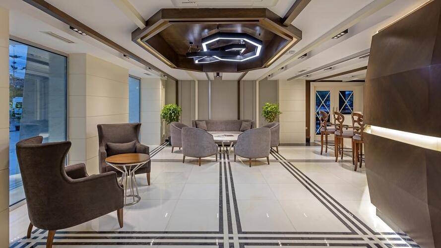 B Business Hotel & Spa