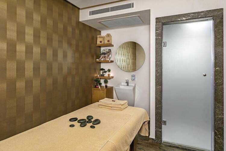 B Business Hotel & Spa