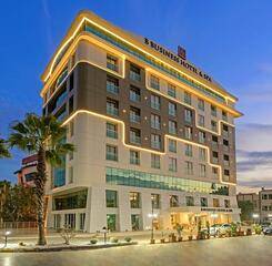$item['hotel']['name']