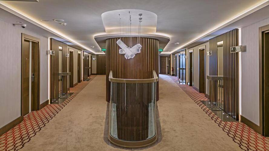 B Business Hotel & Spa