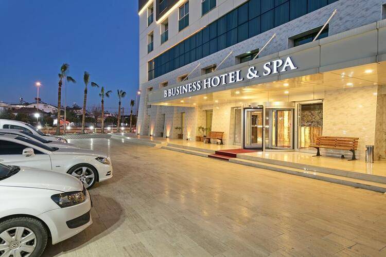 B Business Hotel & Spa