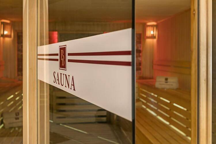 B Business Hotel & Spa