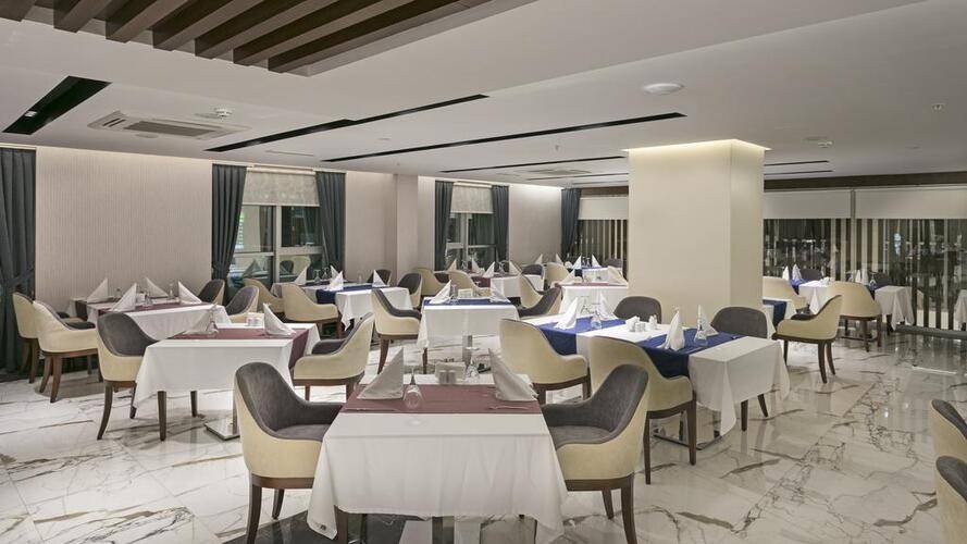 B Business Hotel & Spa