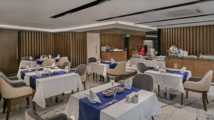 B Business Hotel & Spa