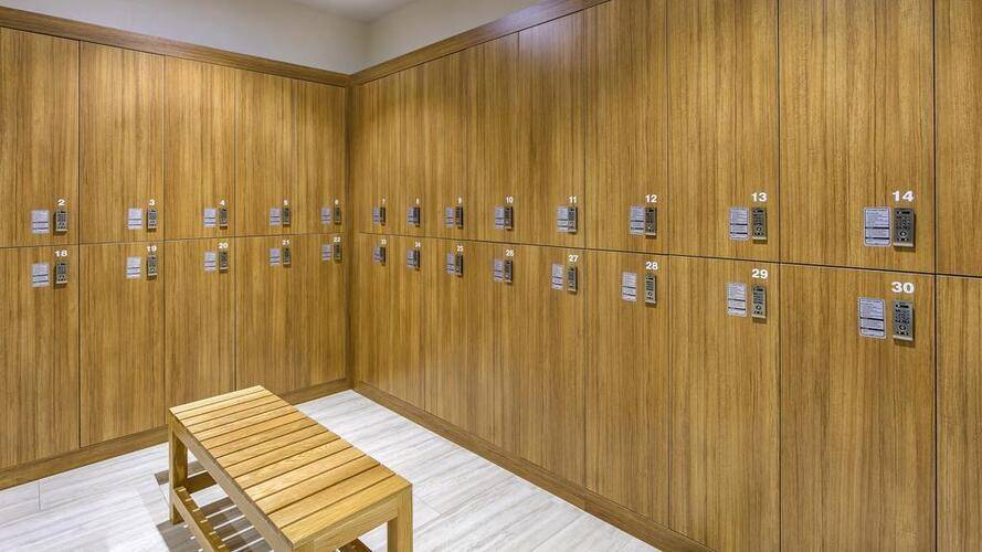 B Business Hotel & Spa