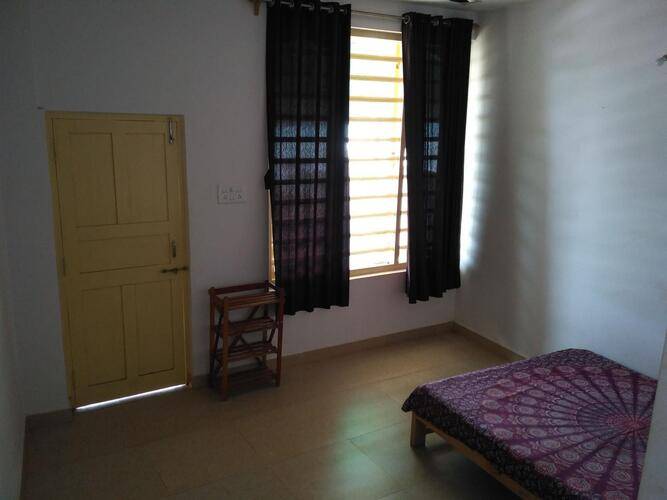 Ludu Guest House